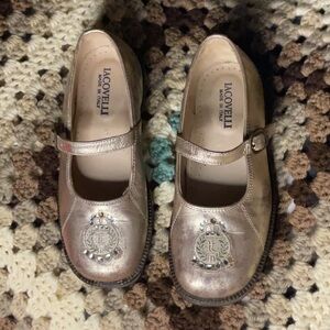 Iacavelli Gold Dress Shoes with Elegant Design